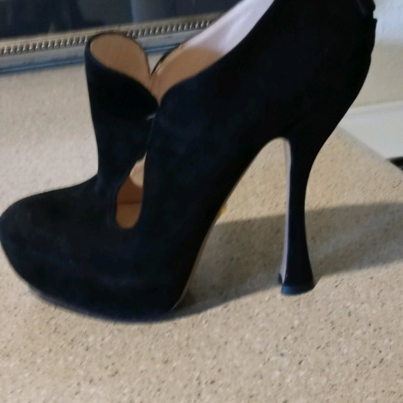 AUTHENTIC PRADA BLACK SUEDE HEELS - Picture 4 of 7